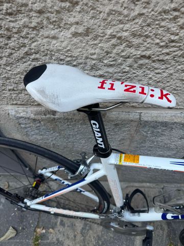 Used Giant Defy Shimano Ultegra 2013 Road & Gravel, White — image 4 of 13