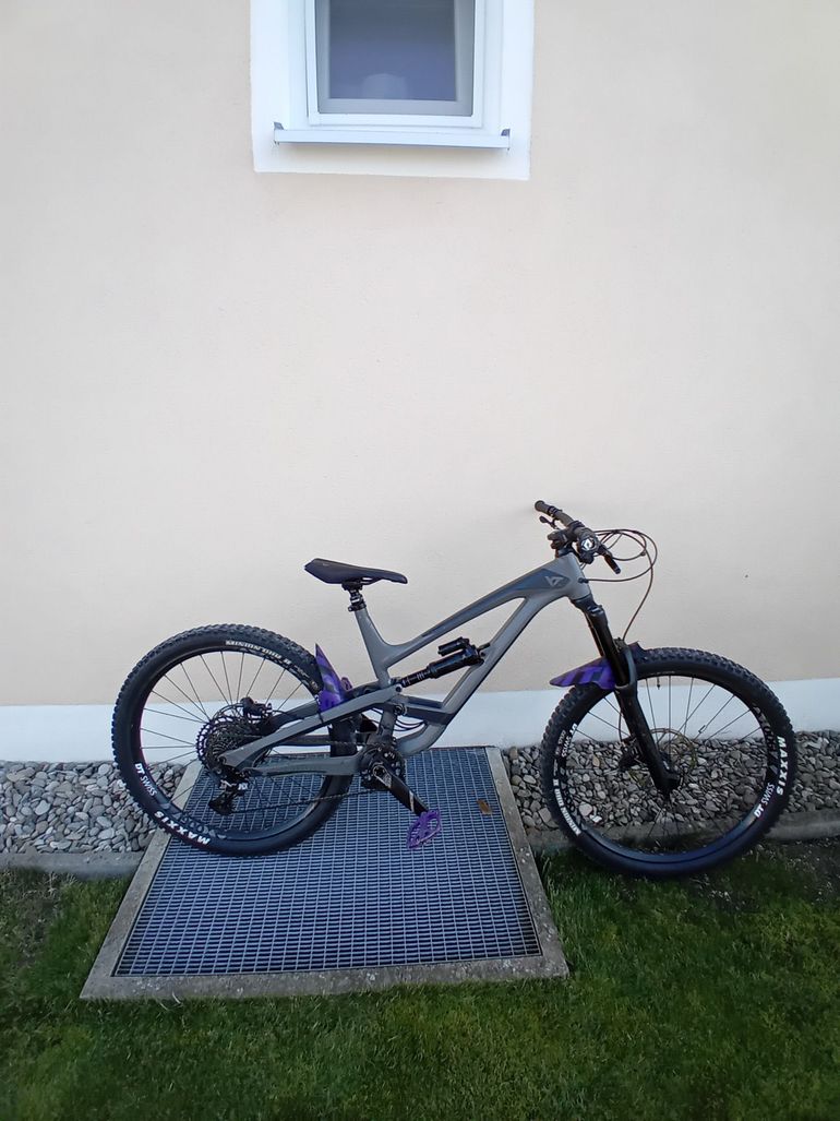 Used YT Custom SRAM GX Eagle AXS 2021 Mountainbike, Light Gray — image 1 of 3