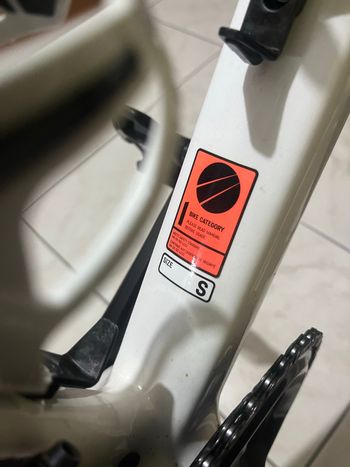 Used Canyon Ultimate CF SLX 8 Di2 Speed 2025 2025 Road & Gravel, White — image 6 of 8