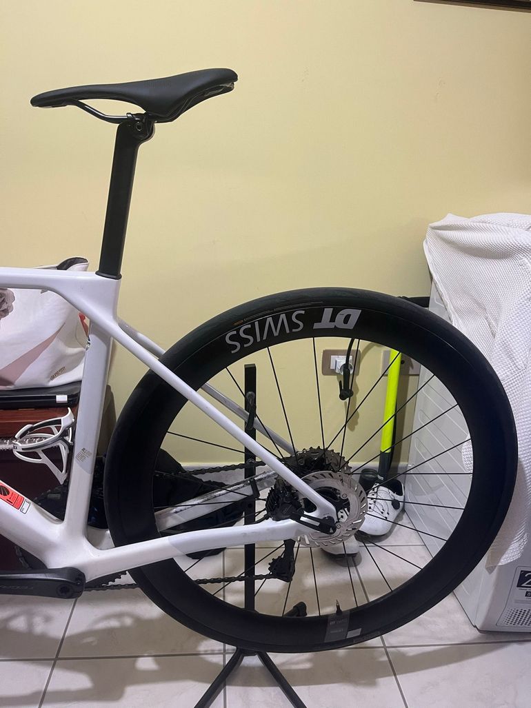 Used Canyon Ultimate CF SLX 8 Di2 Speed 2025 2025 Road & Gravel, White — image 2 of 8