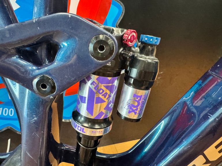 Used Trek Fuel EX 9.8 XT Gen 6 2023 2023 Mountainbike, Blue, 29 — image 6 of 37