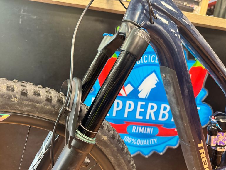 Used Trek Fuel EX 9.8 XT Gen 6 2023 2023 Mountainbike, Blue, 29 — image 28 of 37