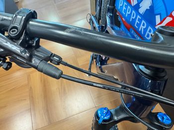 Used Trek Fuel EX 9.8 XT Gen 6 2023 2023 Mountainbike, Blue, 29 — image 23 of 37
