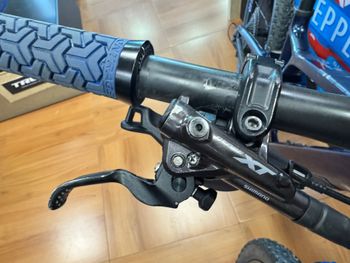 Used Trek Fuel EX 9.8 XT Gen 6 2023 2023 Mountainbike, Blue, 29 — image 22 of 37