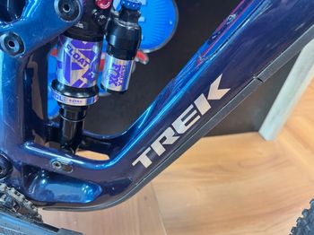 Used Trek Fuel EX 9.8 XT Gen 6 2023 2023 Mountainbike, Blue, 29 — image 2 of 37