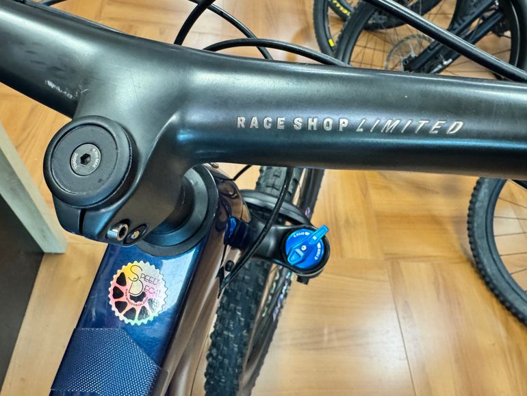 Used Trek Fuel EX 9.8 XT Gen 6 2023 2023 Mountainbike, Blue, 29 — image 20 of 37