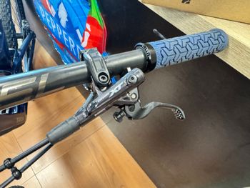 Used Trek Fuel EX 9.8 XT Gen 6 2023 2023 Mountainbike, Blue, 29 — image 24 of 37