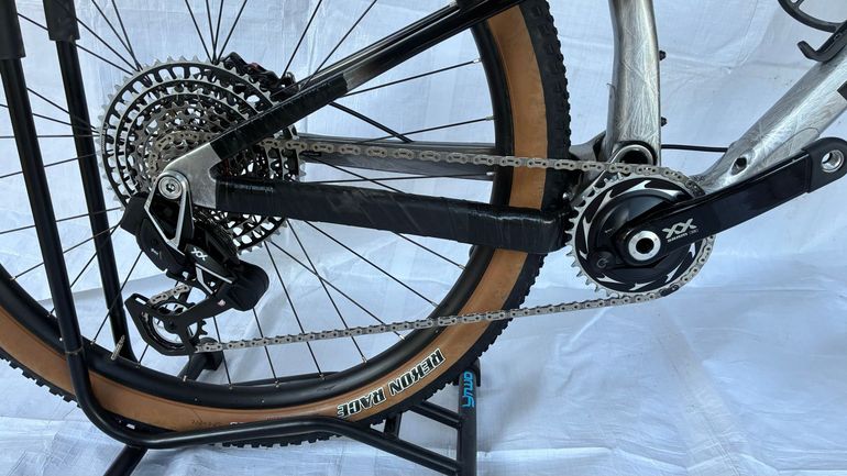 Polygon Syncline DR9 Di2 2026 2026 Mountainbike de segunda mano, Blanco — imagen 2 de 10
