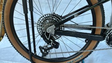 Polygon Syncline DR9 Di2 2026 2026 Mountainbike usato, Bianco — immagine 3 di 10