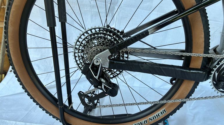 Polygon Syncline DR9 Di2 2026 2026 Mountainbike de segunda mano, Blanco — imagen 3 de 10