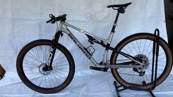 Polygon Syncline DR9 Di2 2026 2026 Mountainbike de segunda mano, Blanco — imagen 8 de 10