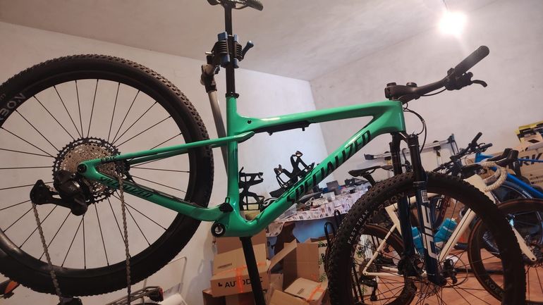 Specialized Epic World Cup Expert 2024 Frameset 2024 Mountainbike de segunda mano, Verde — imagen 2 de 3