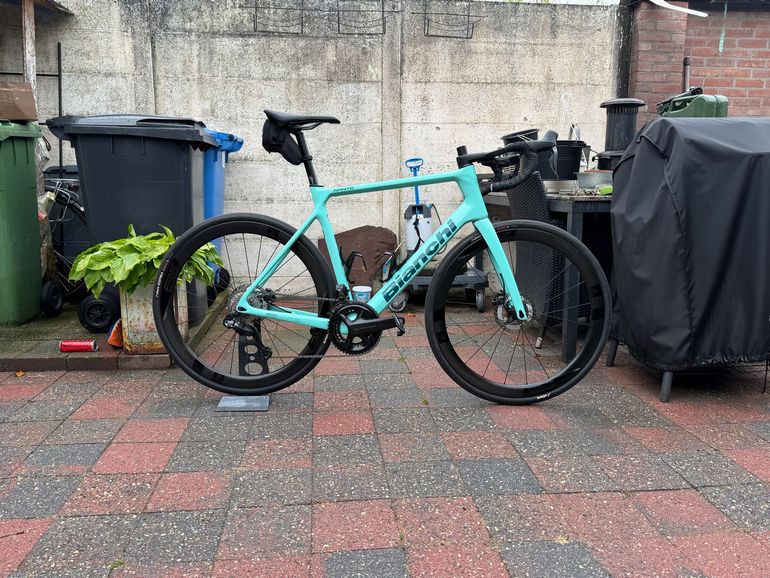 Used Bianchi Infinito Ultegra DI2 2026 2026 Road & Gravel, Green — image 3 of 3