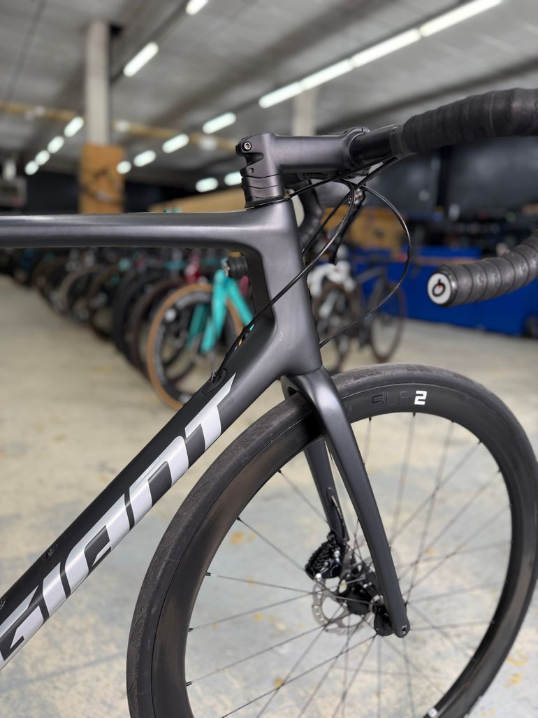 Used Giant TCR Advanced Pro 1 Disc 2021 2021 Road & Gravel, Black — image 9 of 26