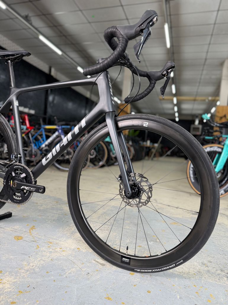 Used Giant TCR Advanced Pro 1 Disc 2021 2021 Road & Gravel, Black — image 4 of 26