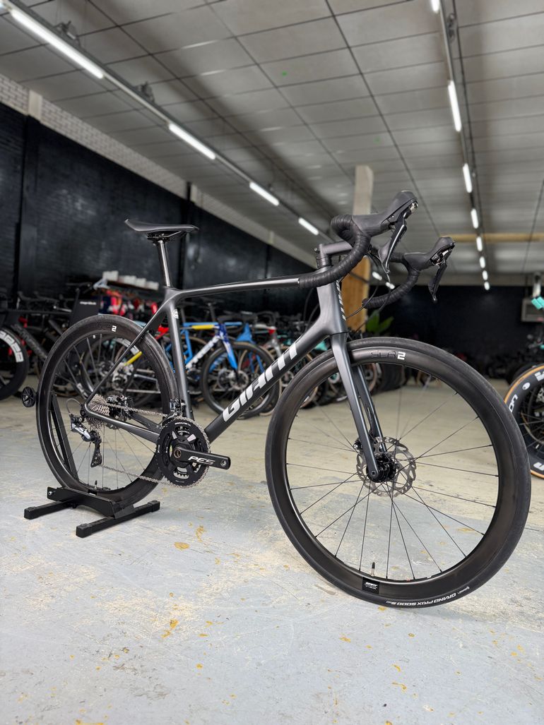 Used Giant TCR Advanced Pro 1 Disc 2021 2021 Road & Gravel, Black — image 3 of 26
