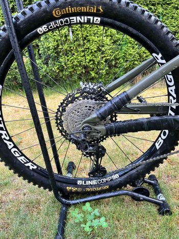 Używany Trek Remedy 8 2022 2022 Mountainbike — zdjęcie 4 z 9