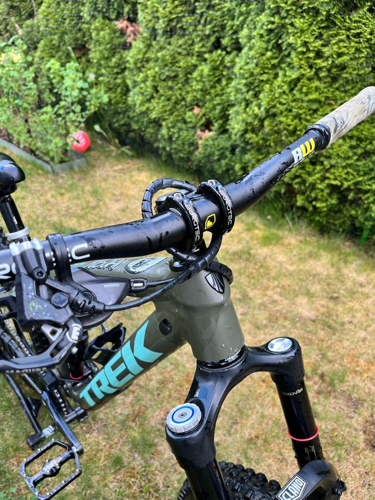 Używany Trek Remedy 8 2022 2022 Mountainbike — zdjęcie 7 z 9