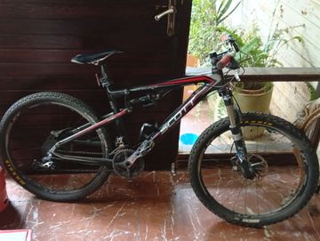 Scott Contessa Spark 700 2017 2017 Mountainbike usato, Nero — immagine 1 di 3