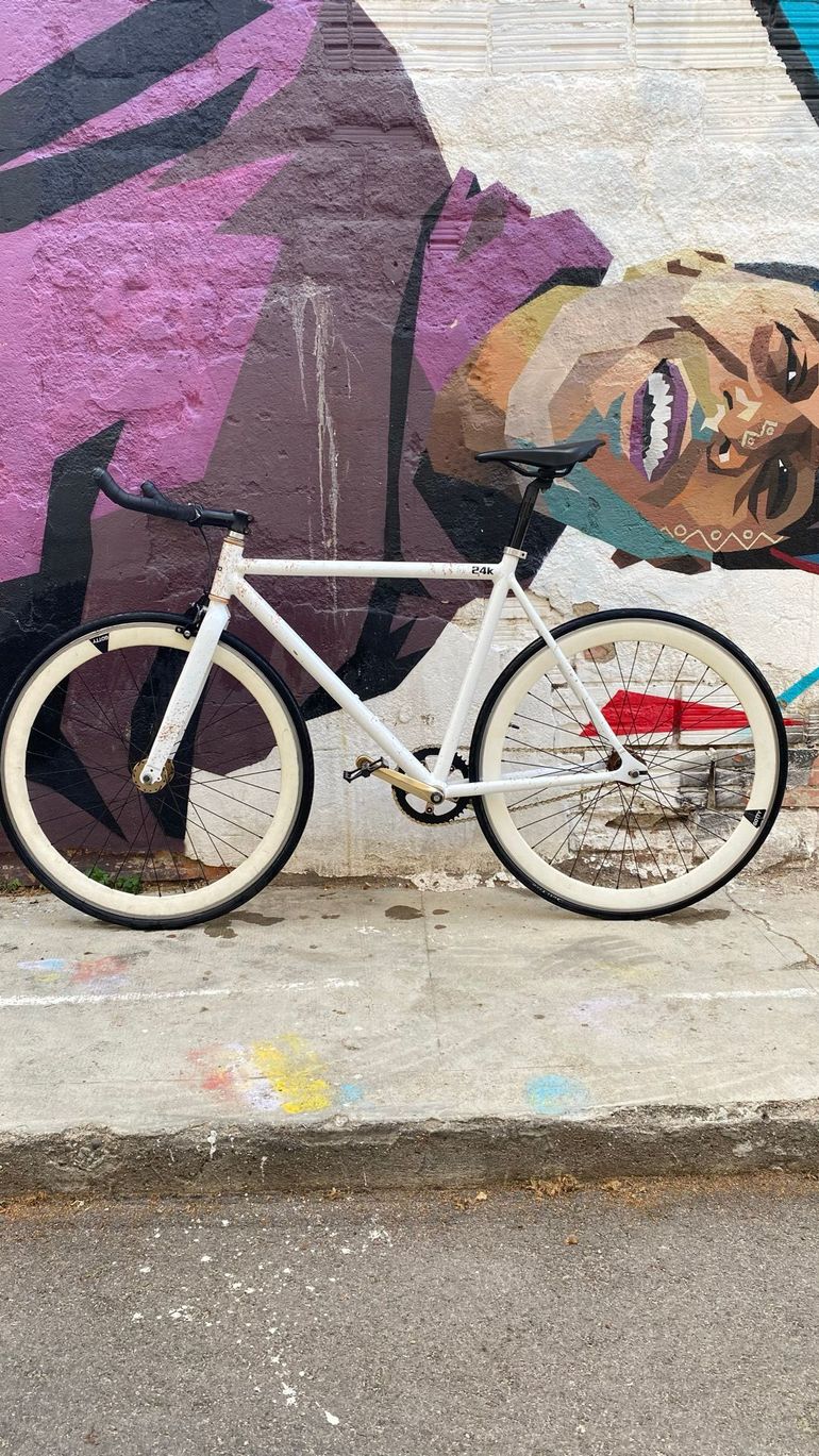 Used Custom Custom Urban, White — image 2 of 6