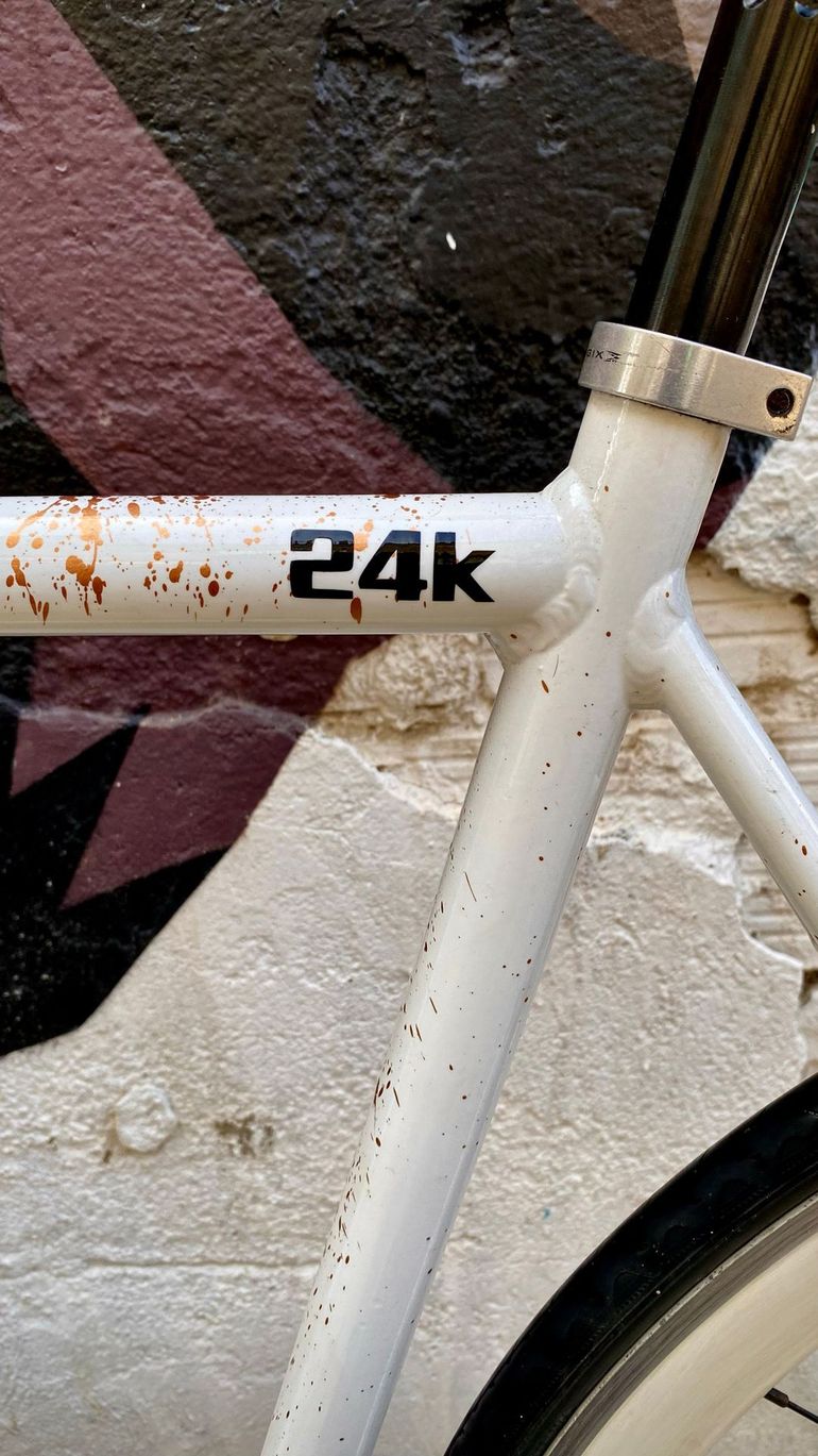 Used Custom Custom Urban, White — image 5 of 6