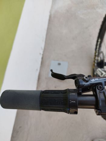 Used Trek Procaliber 9.7 AXS Gen 3 2025 2025 Mountainbike, Blue — image 6 of 9