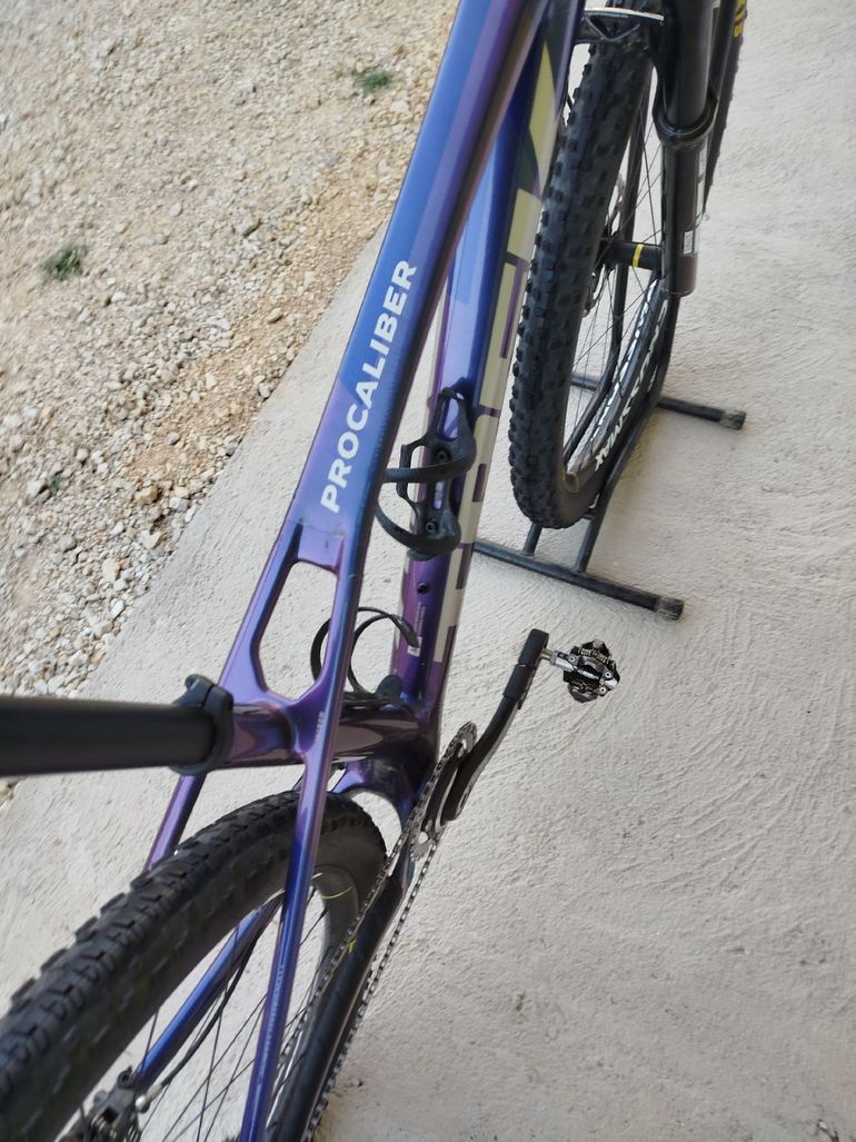 Used Trek Procaliber 9.7 AXS Gen 3 2025 2025 Mountainbike, Blue — image 8 of 9