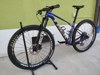 Used Trek Procaliber 9.7 AXS Gen 3 2025 2025 Mountainbike, Blue — image 7 of 9