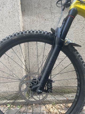 GT Sensor Carbon Elite 2020 2020 Mountainbike d'occasion — image 8 sur 20