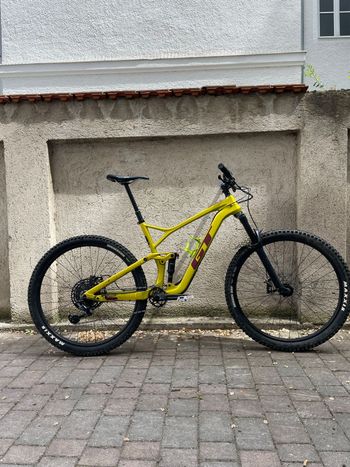 Używany GT Sensor Carbon Elite 2020 2020 Mountainbike — zdjęcie 18 z 20