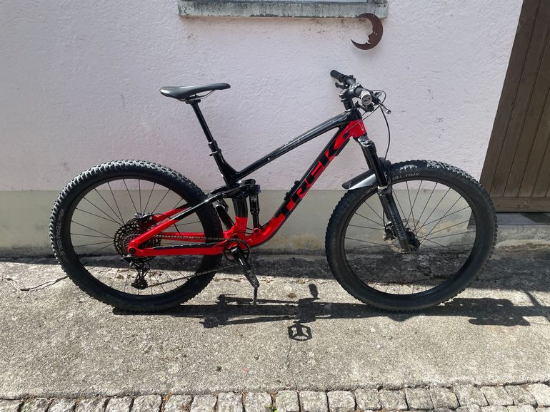 Used Trek Fuel EX 7 2021 2021 Mountainbike, Red, 29 — image 1 of 11