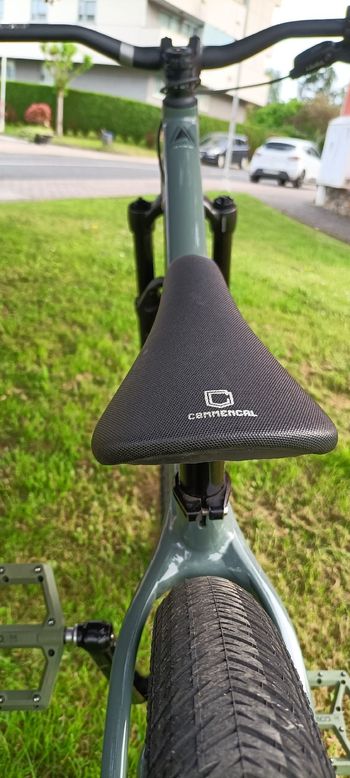 Used Commencal ABSOLUT Other Shimano 2022 Mountainbike, Green — image 5 of 6