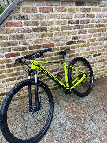 Używany Specialized Rockhopper Expert 2026 2026 Mountainbike — zdjęcie 2 z 8