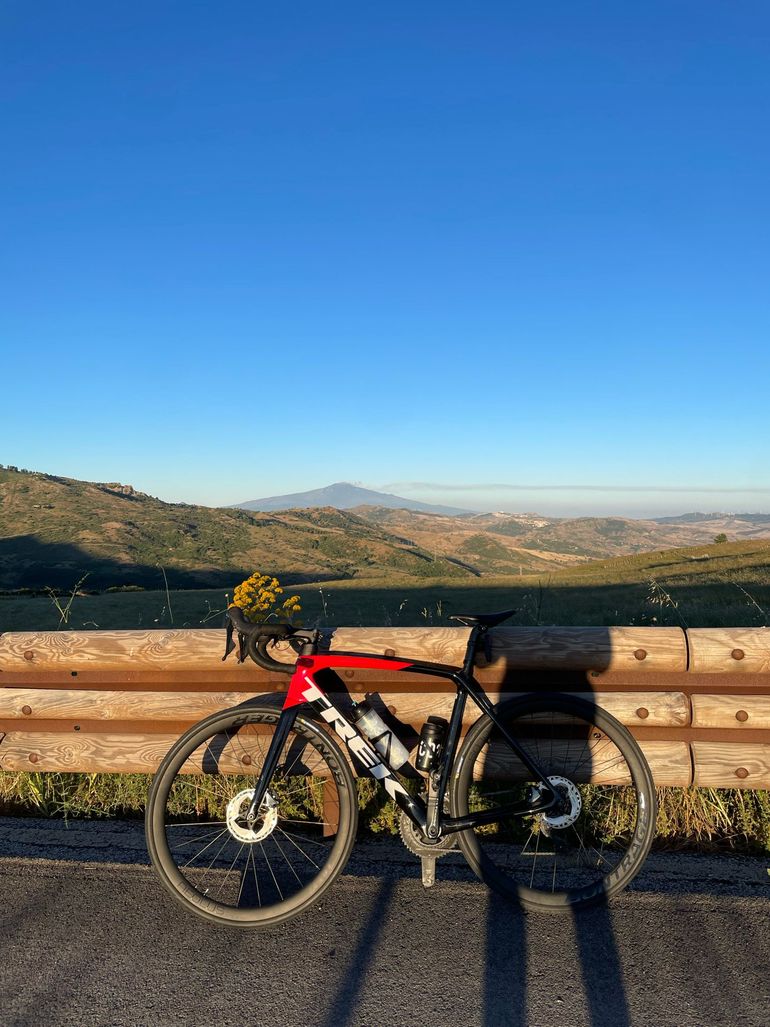 Used Trek Émonda SL 6 Disc Pro 2022 2022 Road & Gravel, Red — image 1 of 4