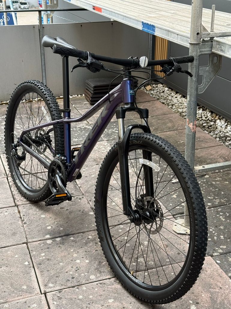 Used Trek Marlin Shimano Deore LX 2024 Mountainbike, Purple — image 1 of 6