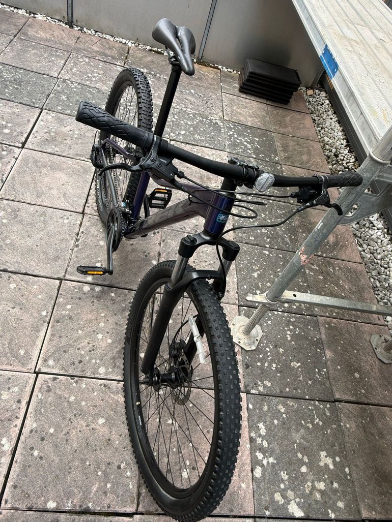 Used Trek Marlin Shimano Deore LX 2024 Mountainbike, Purple — image 5 of 6