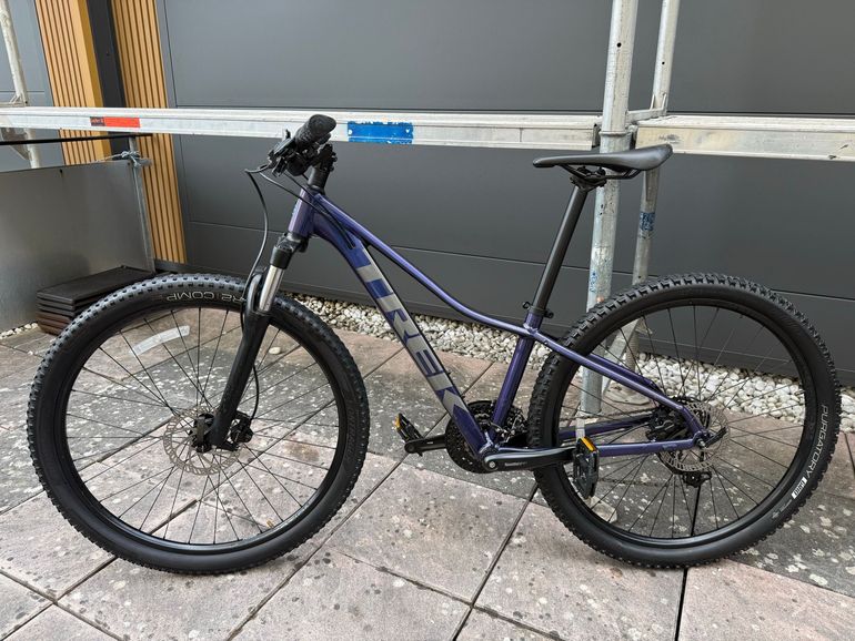 Used Trek Marlin Shimano Deore LX 2024 Mountainbike, Purple — image 2 of 6