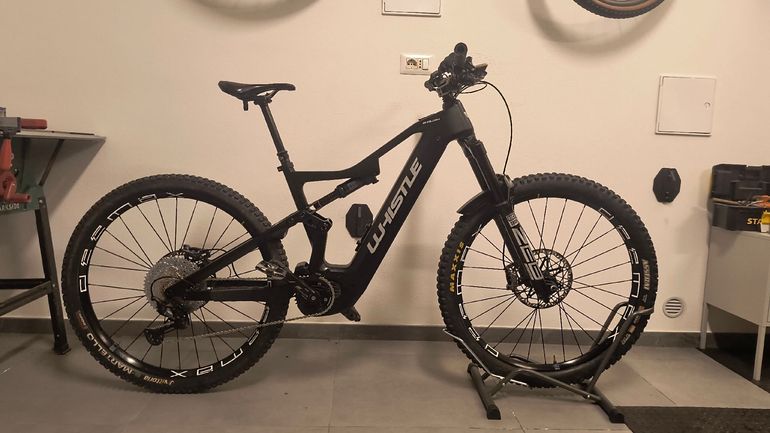 Used Whistle B-Rush Shimano Deore XT 2024 Mountainbike, Black, 29 — image 1 of 6