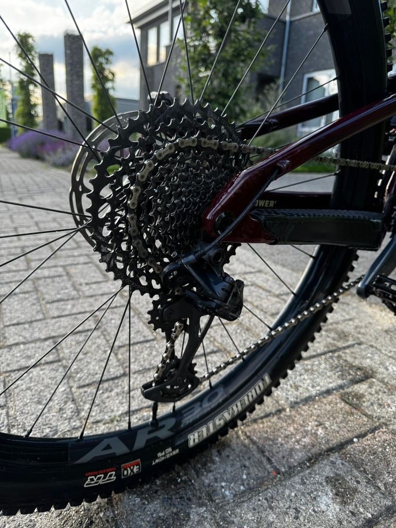 Santa Cruz HIGHTOWER S / Carbon C 2023 2023 Mountainbike d'occasion — image 9 sur 13