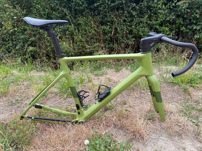 Used Scott Addict Frameset 2024 Road & Gravel, Green — image 1 of 8