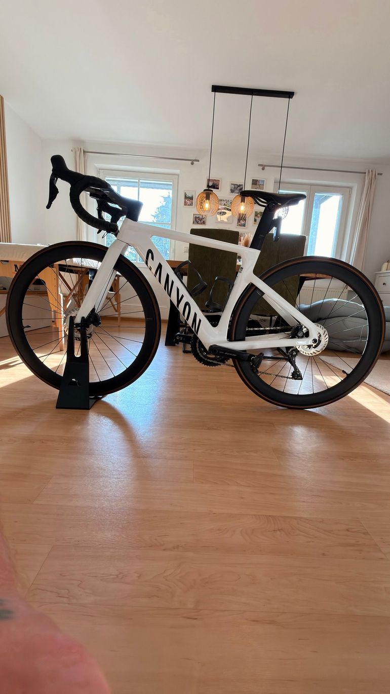 Używany Canyon Aeroad CF SLX 7 Di2 C46 2025 2025 Road & Gravel — zdjęcie 2 z 13