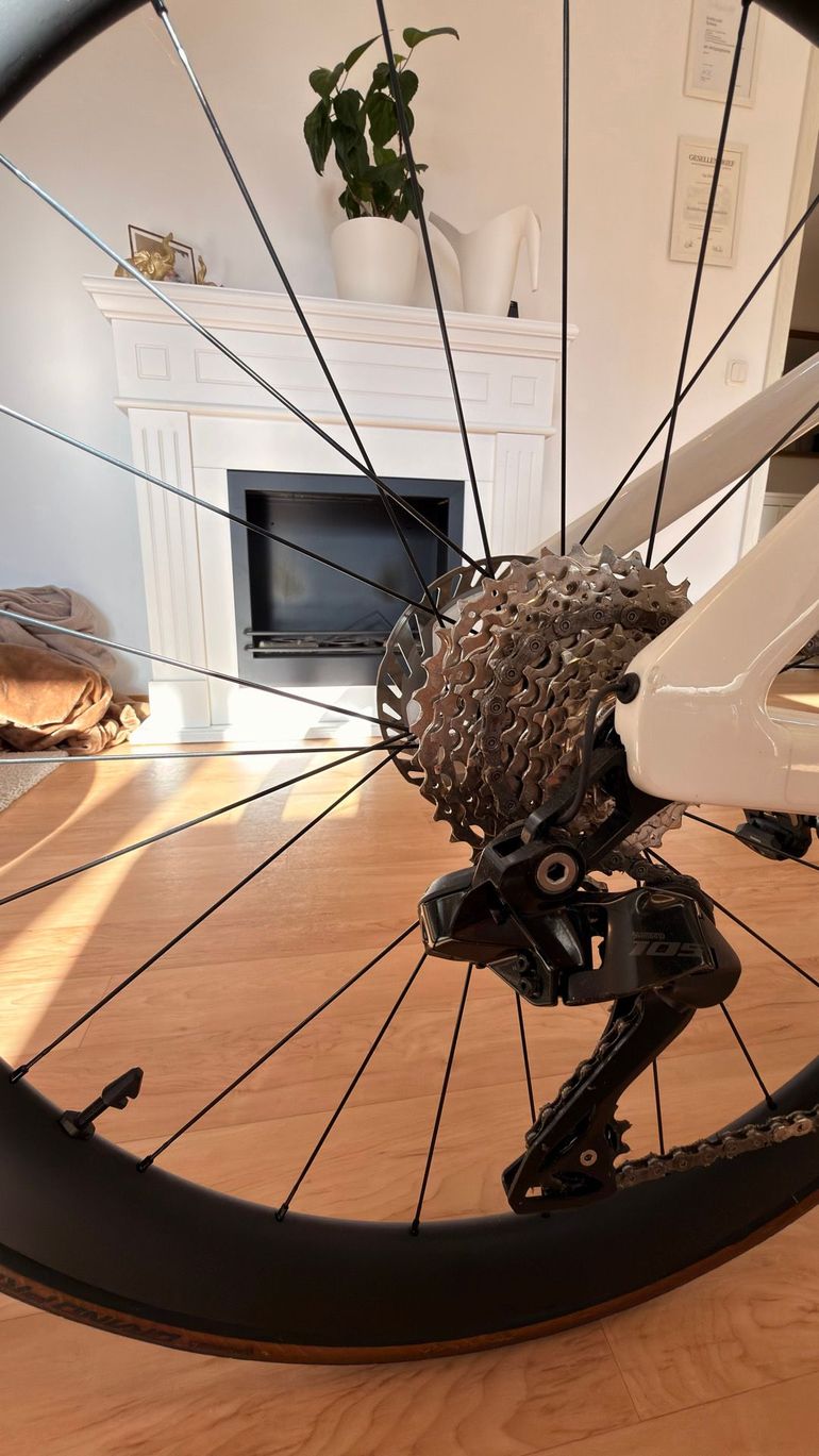 Używany Canyon Aeroad CF SLX 7 Di2 C46 2025 2025 Road & Gravel — zdjęcie 10 z 13