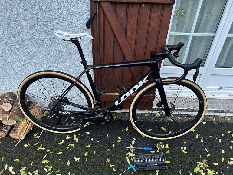 Used Look 785 Huez Shimano Ultegra Di2 2024 2024 Road & Gravel, Black — image 1 of 3