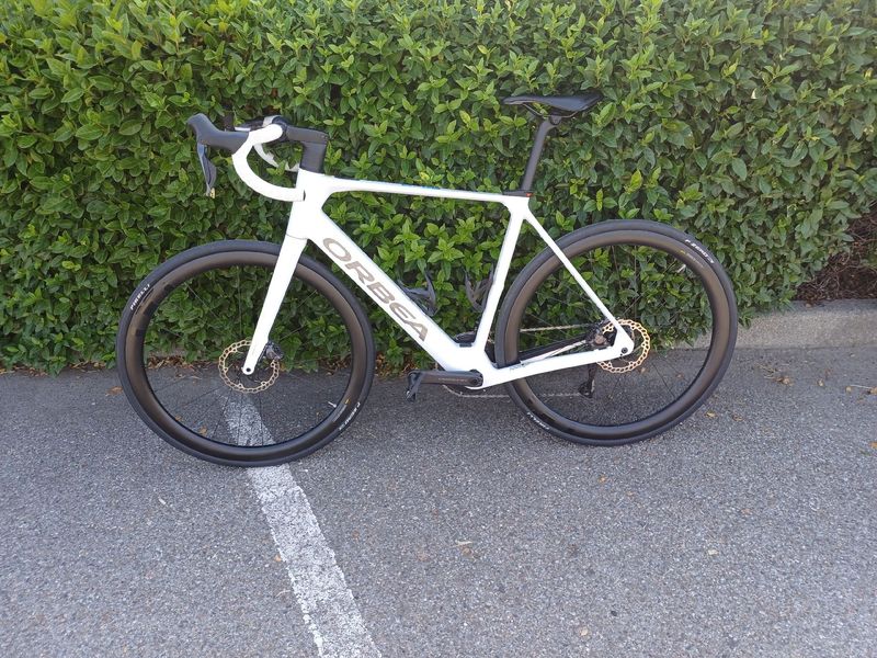 Orbea GAIN M20i 2025 2025 Road & Gravel usato, Bianco — immagine 14 di 15