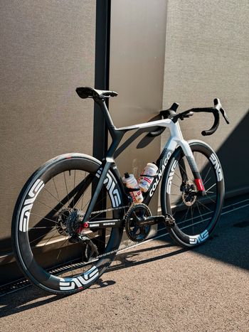 Używany Colnago Y1Rs Shimano Dura Ace Di2 2025 2025 Road & Gravel — zdjęcie 4 z 6