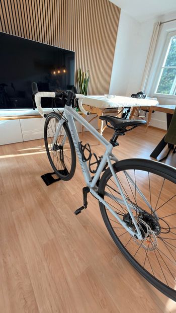 Used Specialized Allez Sport 2024 2024 Road & Gravel, Light Gray — image 7 of 9