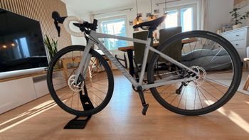 Used Specialized Allez Sport 2024 2024 Road & Gravel, Light Gray — image 2 of 9