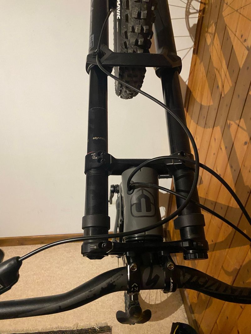 Used Mondraker SUMMUM 2024 2024 Mountainbike, Light Gray, 29 — image 6 of 9