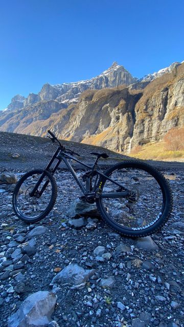 Used Mondraker SUMMUM 2024 2024 Mountainbike, Light Gray, 29 — image 2 of 9