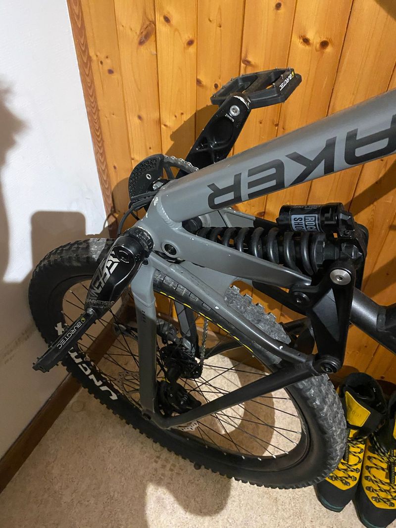 Used Mondraker SUMMUM 2024 2024 Mountainbike, Light Gray, 29 — image 5 of 9